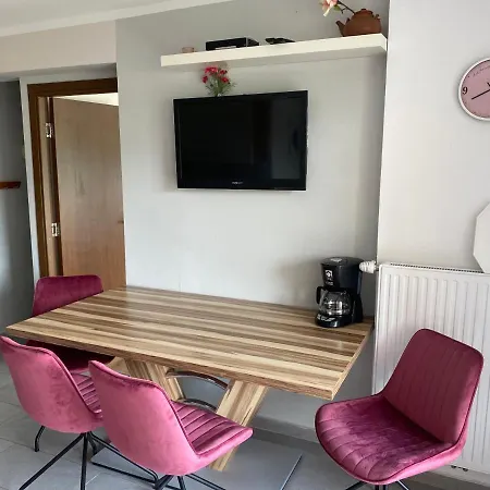 アパート Let Me In *