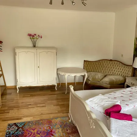 Let Me In アパート *