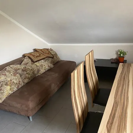 Let Me In アパート