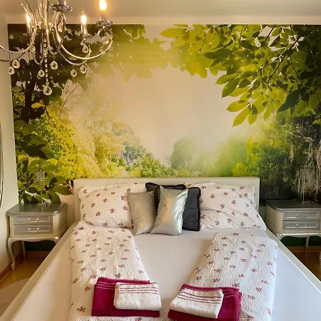 アパート Let Me In *