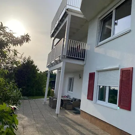 Apartment Apartments Let Me In Portschach am Woerthersee