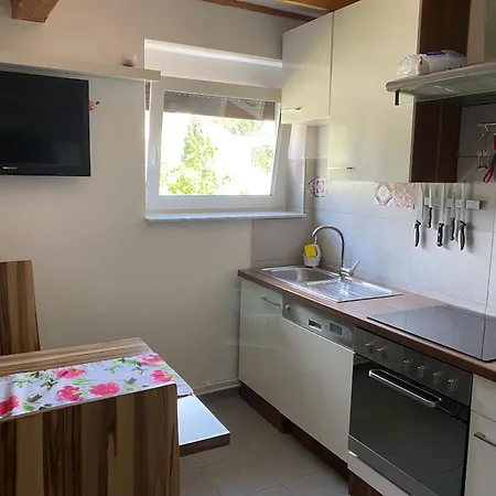 Apartment Apartments Let Me In Portschach am Woerthersee