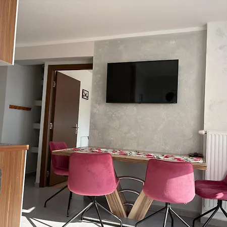 Apartament Let Me In *