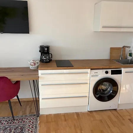 Let Me In Apartament *