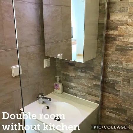 アパート Let Me In *