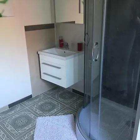 Apartments Let Me In Portschach am Woerthersee