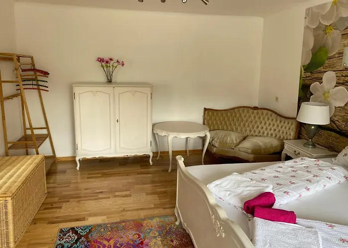 Let Me In Apartament *