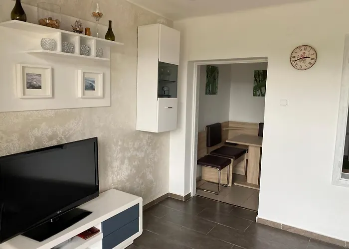 Apartament Let Me In *