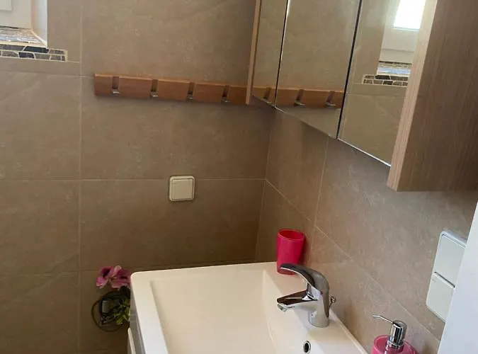 Let Me In Apartament