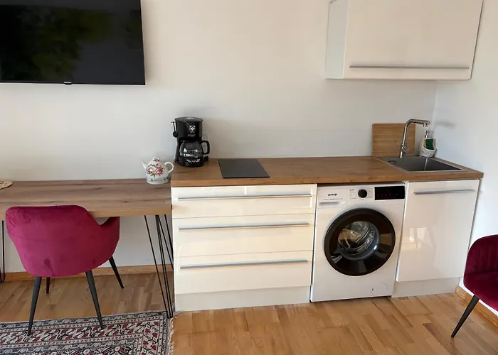 Let Me In Apartament *