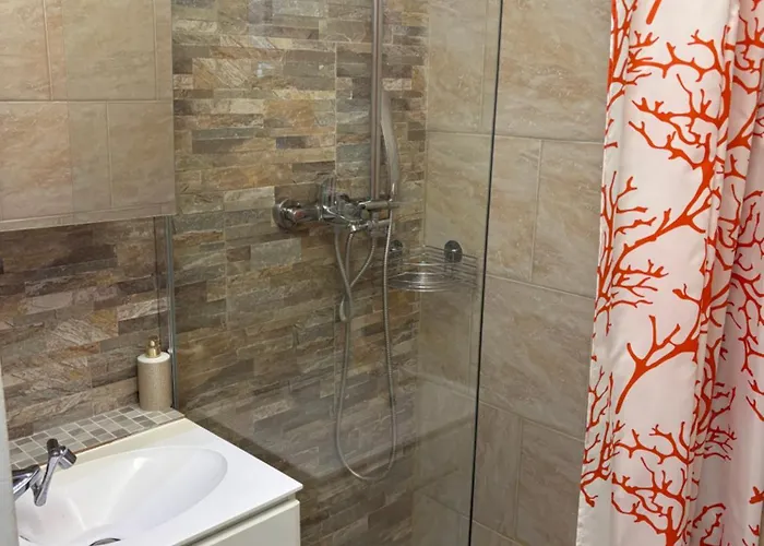 Let Me In Apartament *