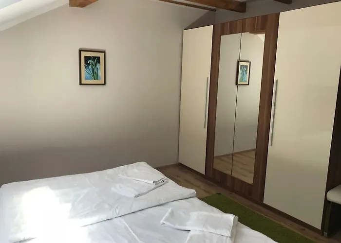 Let Me In דירה *