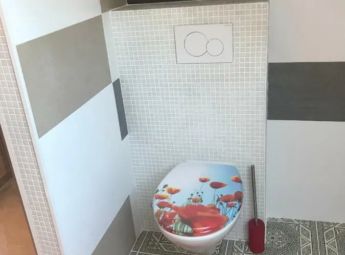 Apartament Let Me In